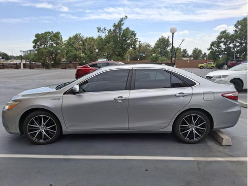 2015 Toyota Camry Hybrid XLE