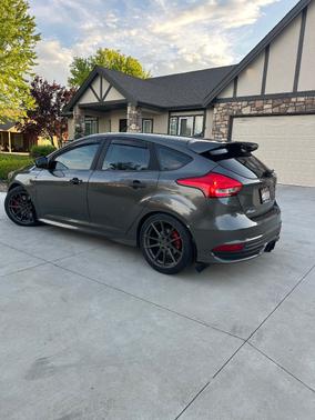 Gray 2018 Ford Focus ST Base