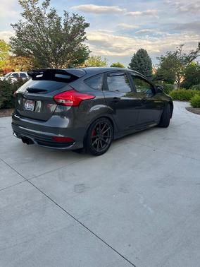 Gray 2018 Ford Focus ST Base