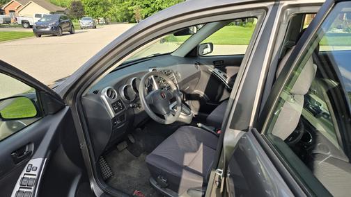2004 Pontiac Vibe Base