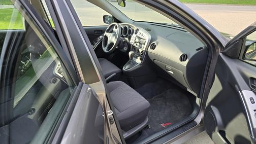 2004 Pontiac Vibe Base