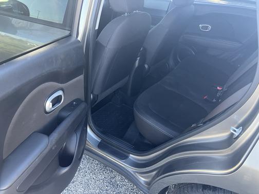 Gray 2016 Kia Soul Base