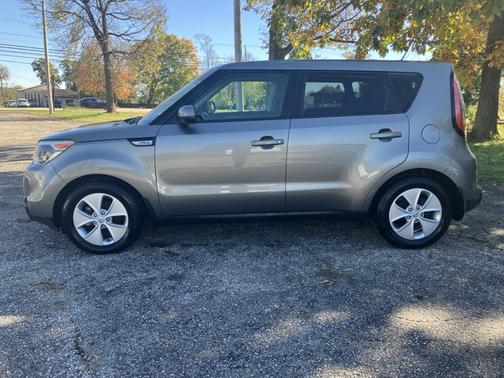Gray 2016 Kia Soul Base