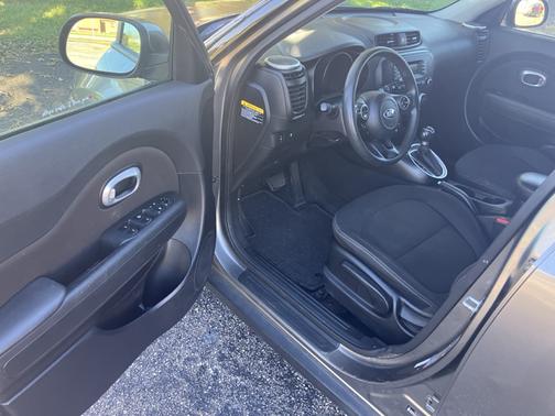 Gray 2016 Kia Soul Base
