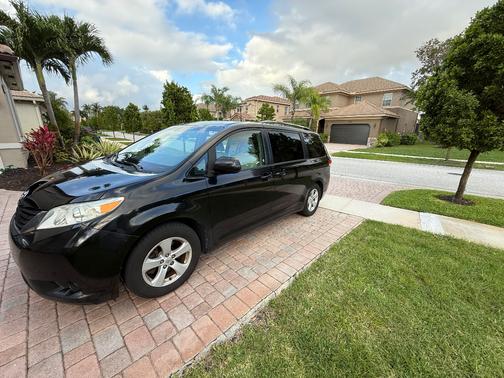 2013 Toyota Sienna LE