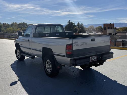 Silver 1996 Dodge Ram 2500 LT