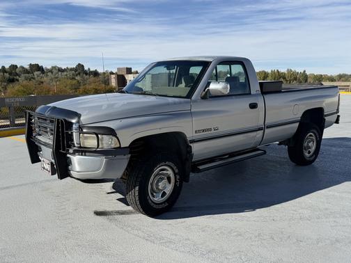 Silver 1996 Dodge Ram 2500 LT