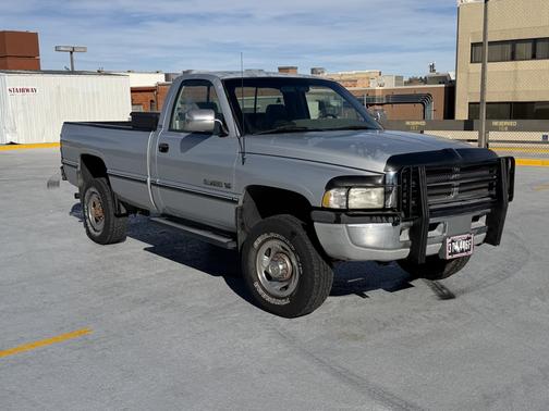 Silver 1996 Dodge Ram 2500 LT