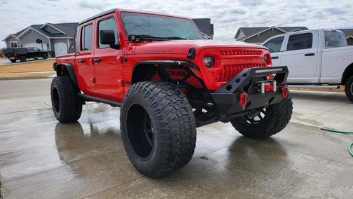 Photo 5 of 10 of 2020 Jeep Gladiator Overland