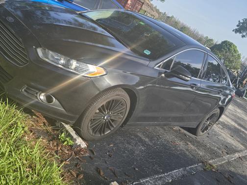 2014 Ford Fusion SE