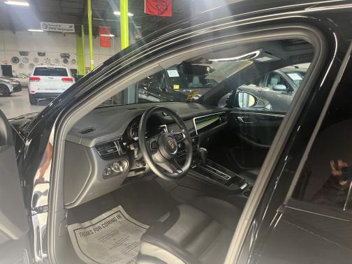 2023 Porsche Macan Macan T