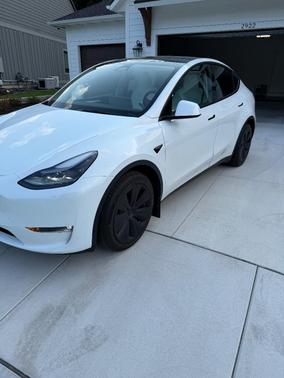 White 2023 Tesla Model Y Long Range