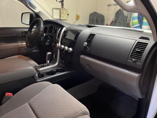 White 2008 Toyota Tundra SR5