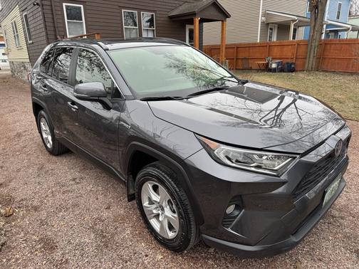2021 Toyota RAV4 Hybrid XLE