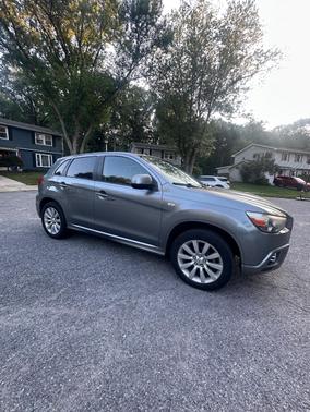 Silver 2011 Mitsubishi Outlander Sport SE