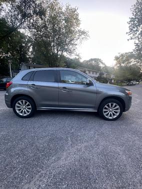 Silver 2011 Mitsubishi Outlander Sport SE