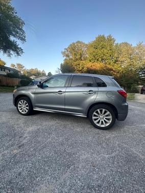 Silver 2011 Mitsubishi Outlander Sport SE