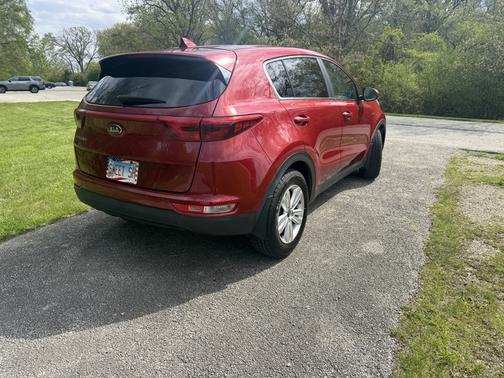 Red 2018 Kia Sportage LX