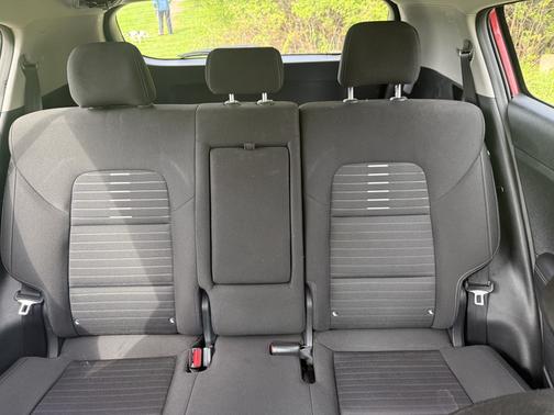 Red 2018 Kia Sportage LX