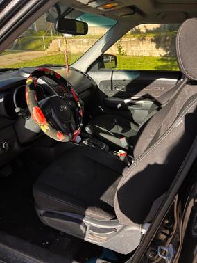 Black 2013 Kia Soul +