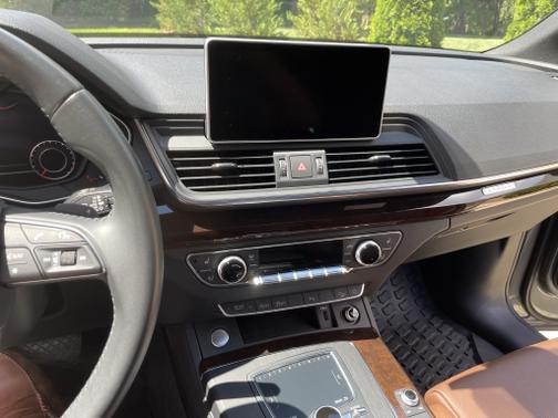 Photo 1 of 16 of 2019 Audi Q5 2.0T Premium