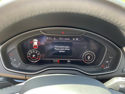 Photo 3 of 16 of 2019 Audi Q5 2.0T Premium