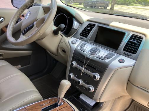 2011 Nissan Murano LE