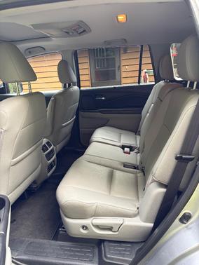 Silver 2017 Honda Pilot Touring