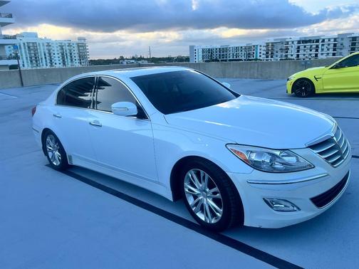 White 2014 Hyundai Genesis 3.8