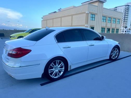 White 2014 Hyundai Genesis 3.8