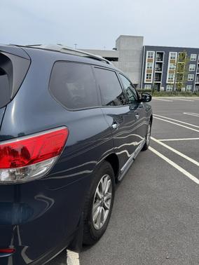 Blue 2013 Nissan Pathfinder SL
