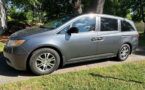 Gray 2011 Honda Odyssey EX-L