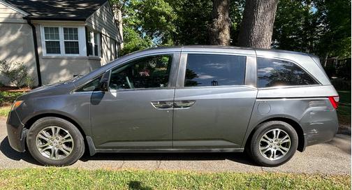 Gray 2011 Honda Odyssey EX-L