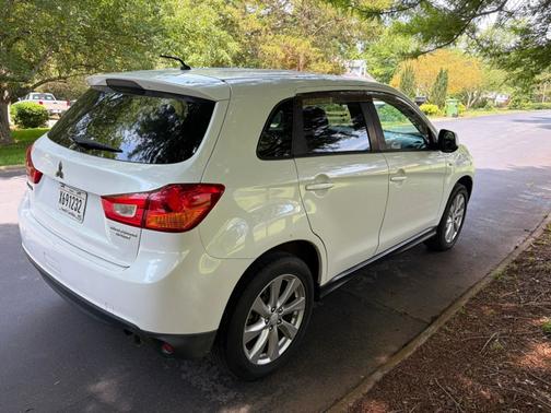White 2015 Mitsubishi Outlander Sport ES