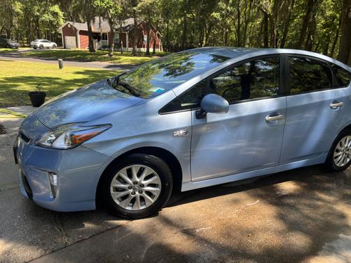 2013 Toyota Prius Plug-in Base