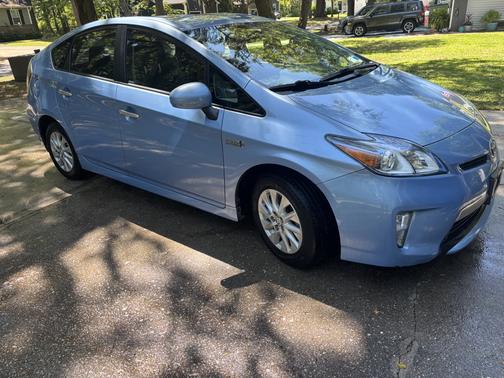 2013 Toyota Prius Plug-in Base