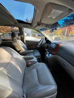Gray 2008 Toyota Sienna XLE