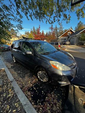 Gray 2008 Toyota Sienna XLE