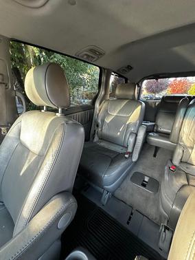 Gray 2008 Toyota Sienna XLE