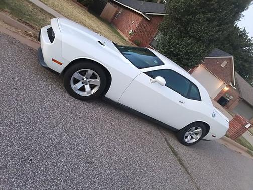 White 2011 Dodge Challenger Base