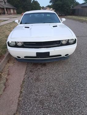 White 2011 Dodge Challenger Base