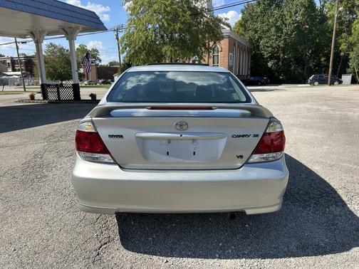 2005 Toyota Camry SE V6