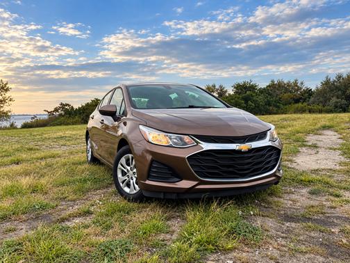 Brown 2019 Chevrolet Cruze LS