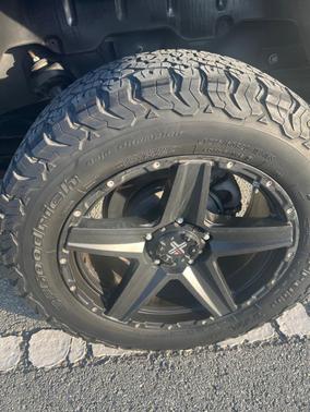 Black 2016 Toyota Tundra SR5