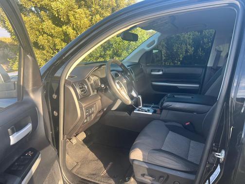Black 2016 Toyota Tundra SR5