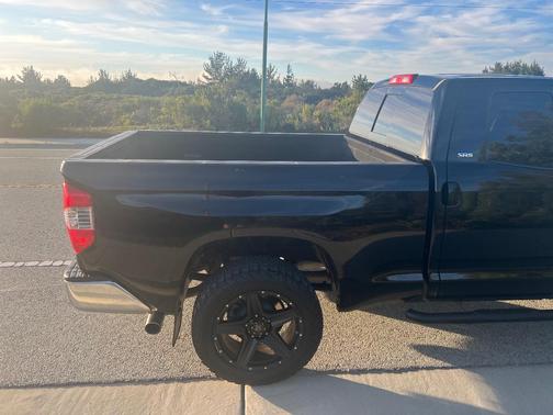 Black 2016 Toyota Tundra SR5
