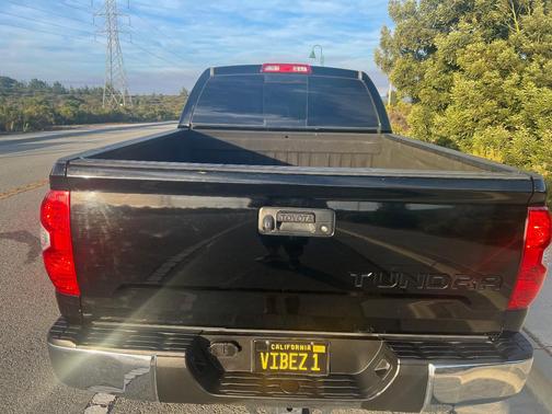 Black 2016 Toyota Tundra SR5