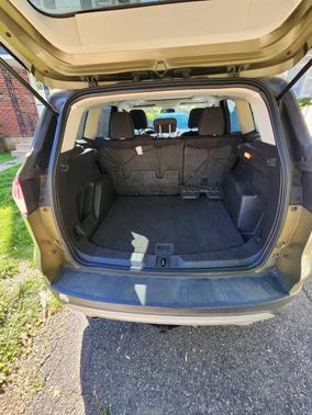 Green 2013 Ford Escape SE
