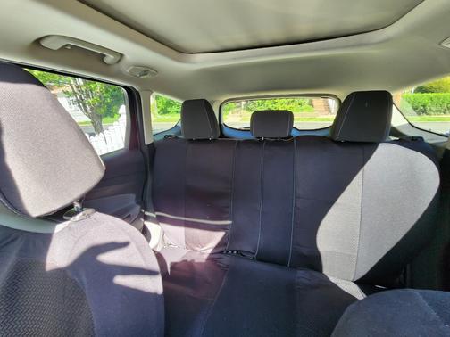 Green 2013 Ford Escape SE