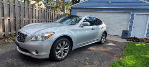 2012 INFINITI M37 x